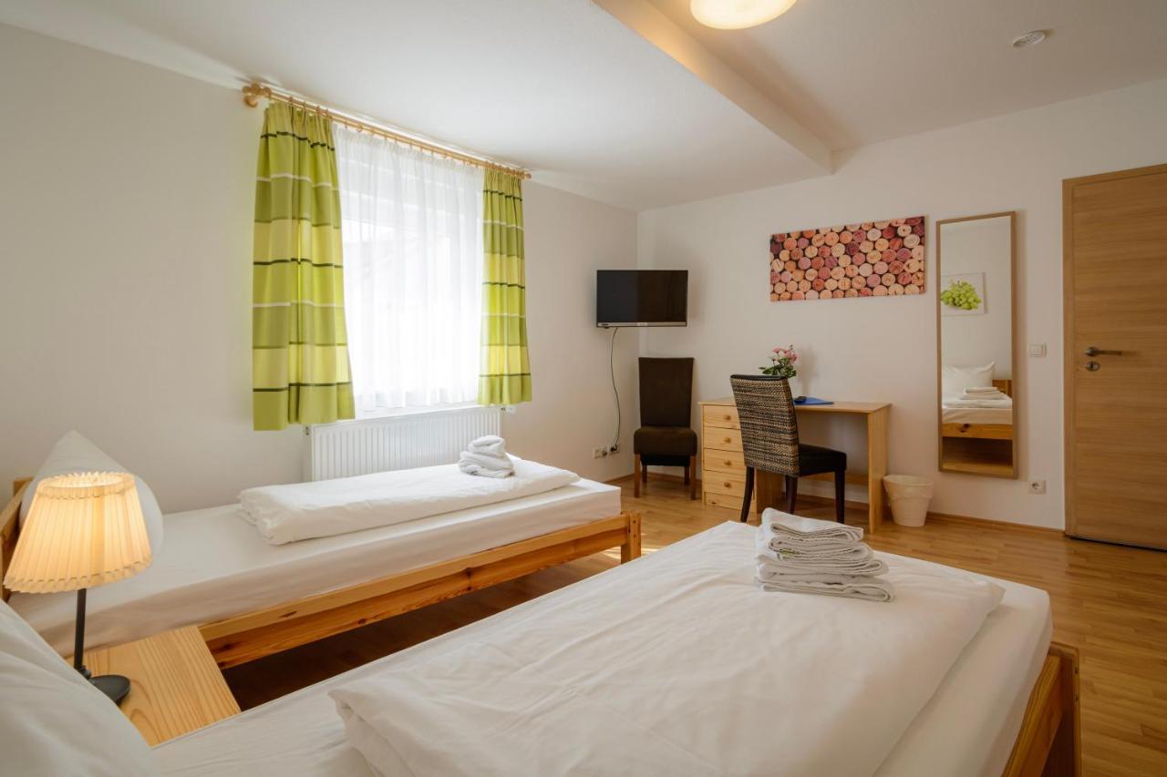 Hotel Zum Engel In Speyer - Roemerberg Berghausen  المظهر الخارجي الصورة